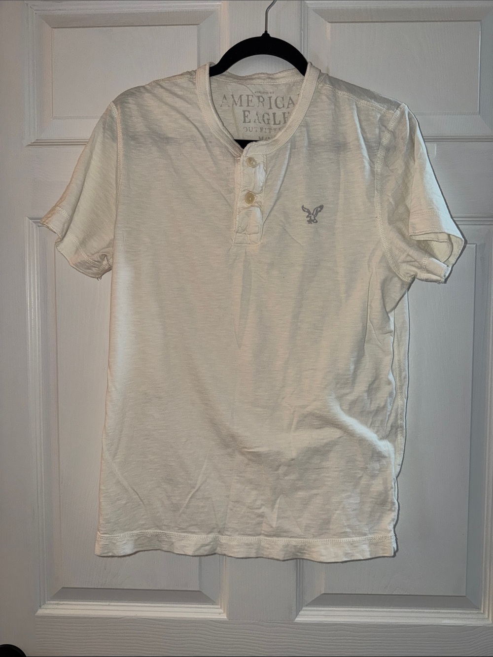 American Eagle Outfitters Men's White Short-Sleeve Henley Polo